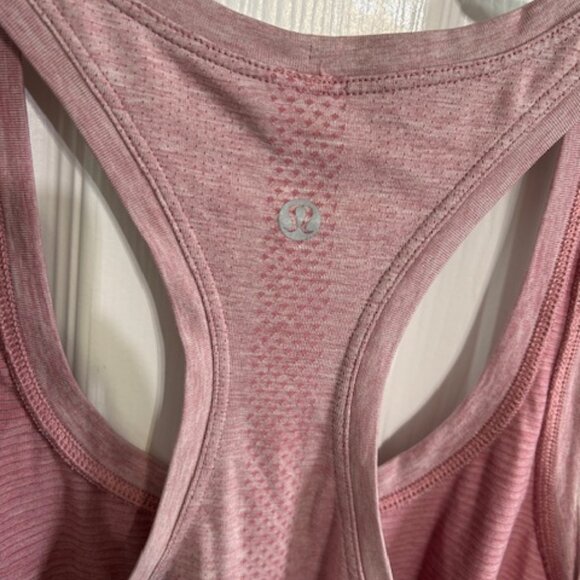 Lululemon Swiftly Tech 2.0 Tank Size 8 - Picture 3 of 4